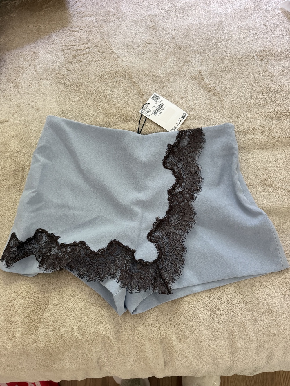 Straight shorts with lace detail